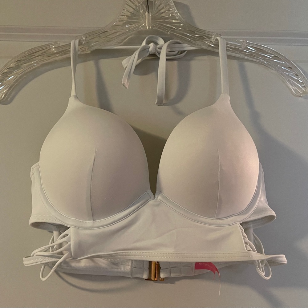 Victoria’s Secret bombshell halter bikini top